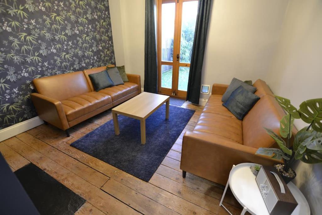 The Hive 4 Bed House Pool Table Air-Con Villa เมดสโตน ภายนอก รูปภาพ